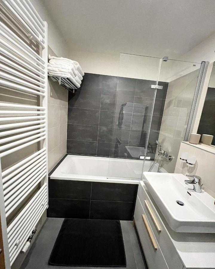 U Jelena Harrachov - Rodinny Apartman U Lesa S Garazi Eksteriør billede
